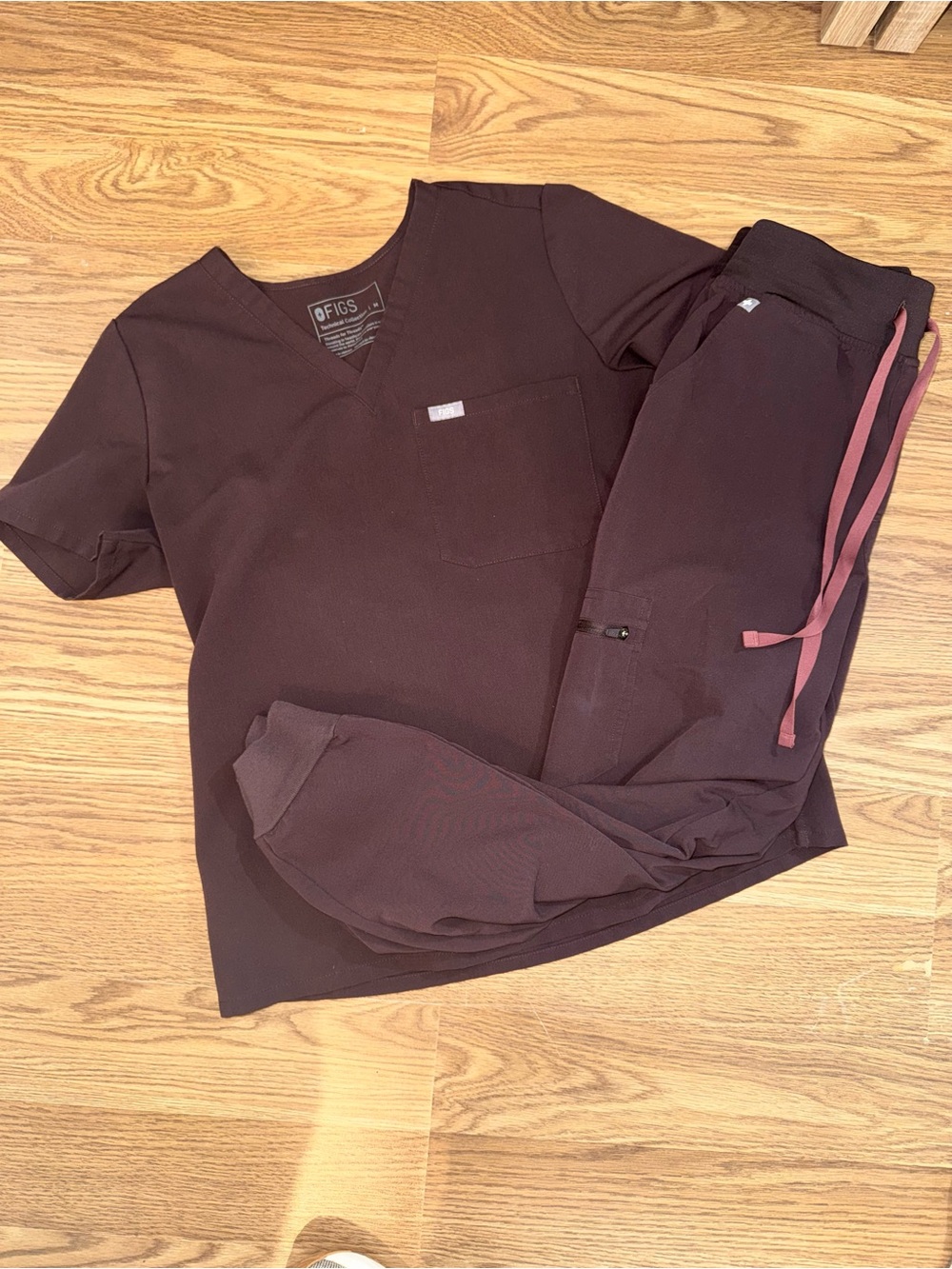 FIGS Espresso Catarina Top & Zamora Jogger Scrub Set M/MP